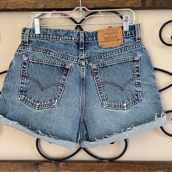 Vintage Levis Relax Fit 550 Cut Off High Rise Denim Shorts Made in USA - Picture 5 of 12